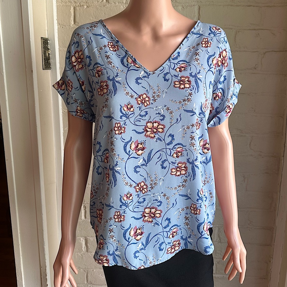 Hippie Rose size medium light blue and yellow floral summer blouse top
